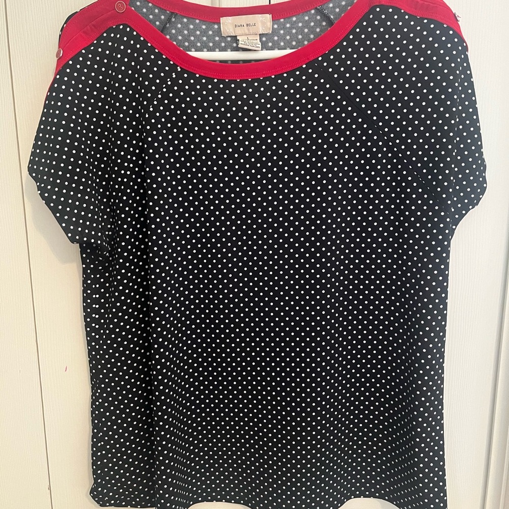 Women’s polkadot blouse with red trim ￼